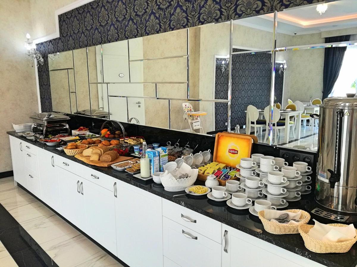 Hotel Lord رادوم المظهر الخارجي الصورة