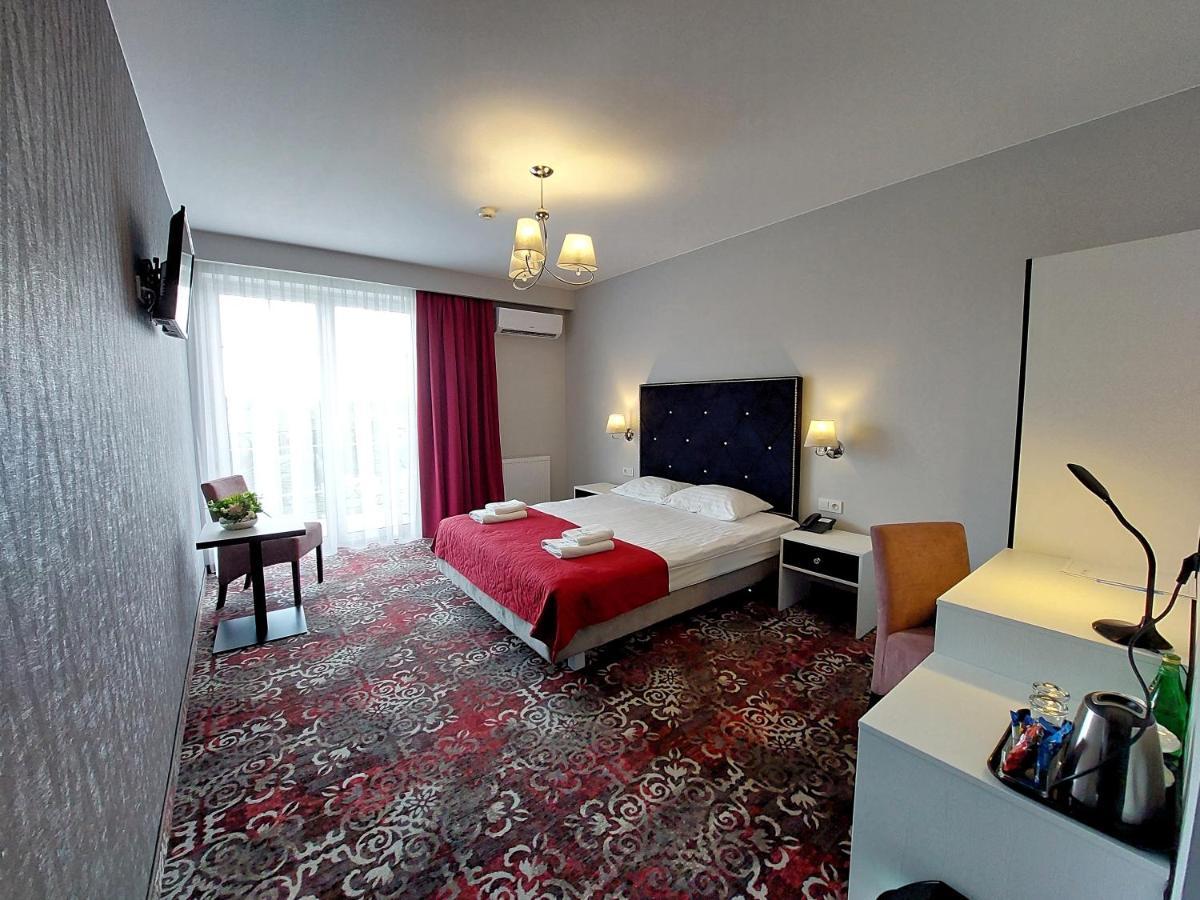 Hotel Lord رادوم المظهر الخارجي الصورة