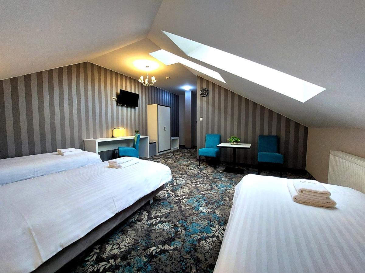 Hotel Lord رادوم المظهر الخارجي الصورة