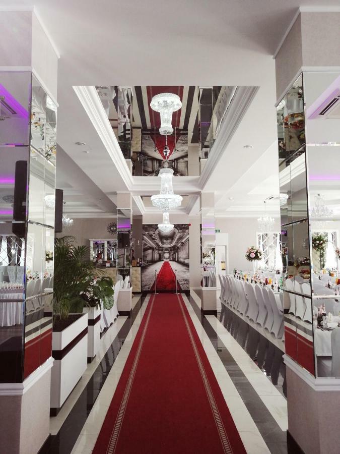 Hotel Lord رادوم المظهر الخارجي الصورة